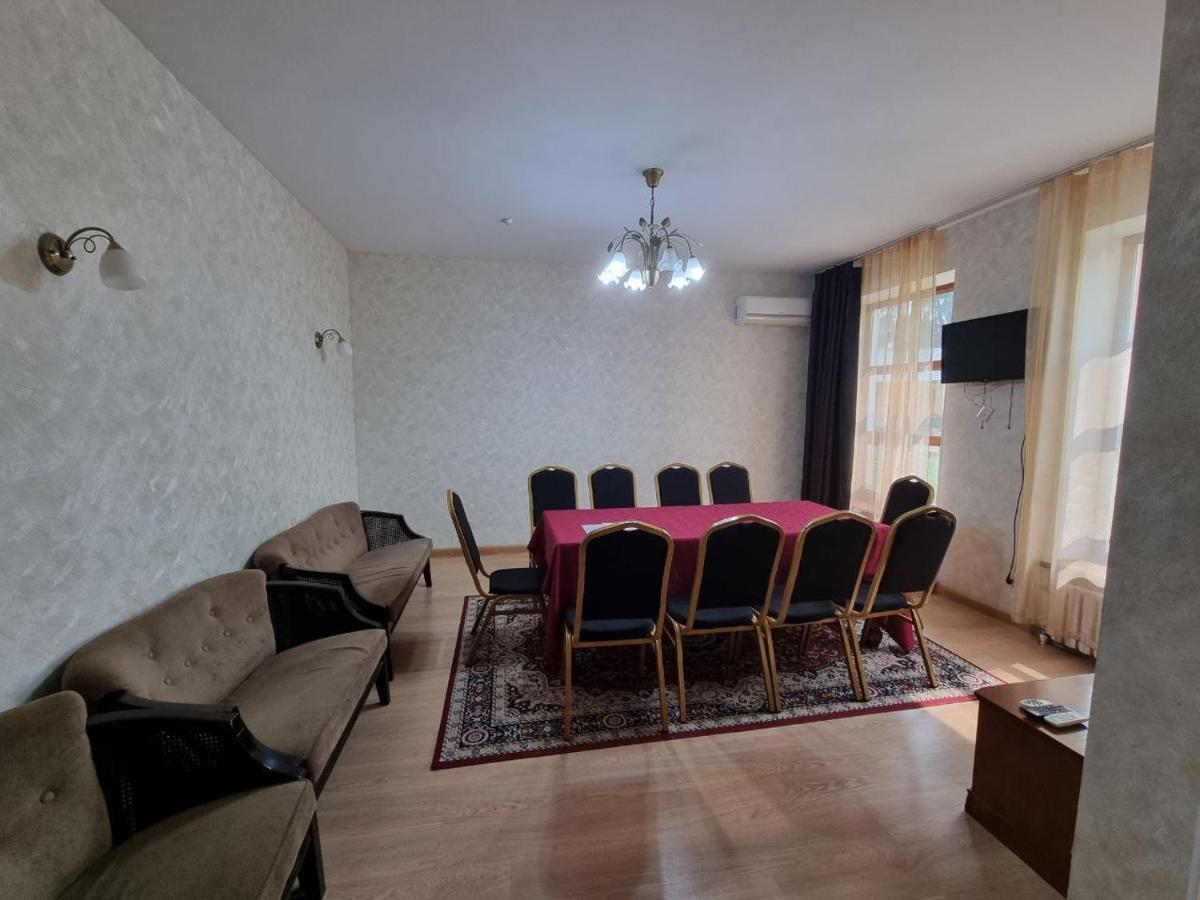 Green Land Hotel Актобе Екстериор снимка