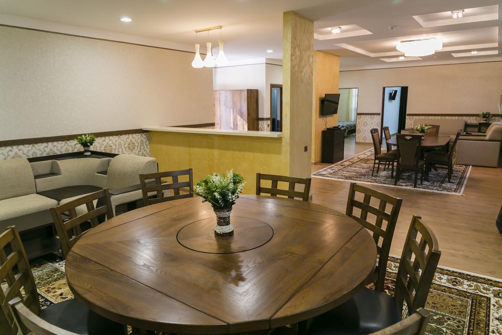 Green Land Hotel Актобе Екстериор снимка