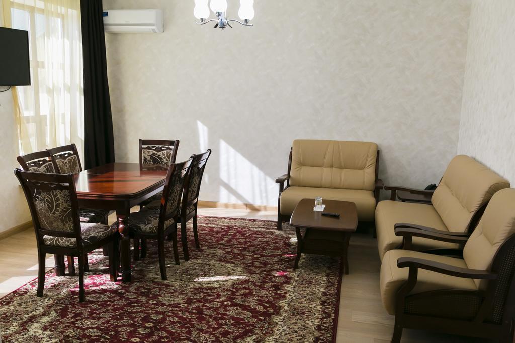 Green Land Hotel Актобе Стая снимка