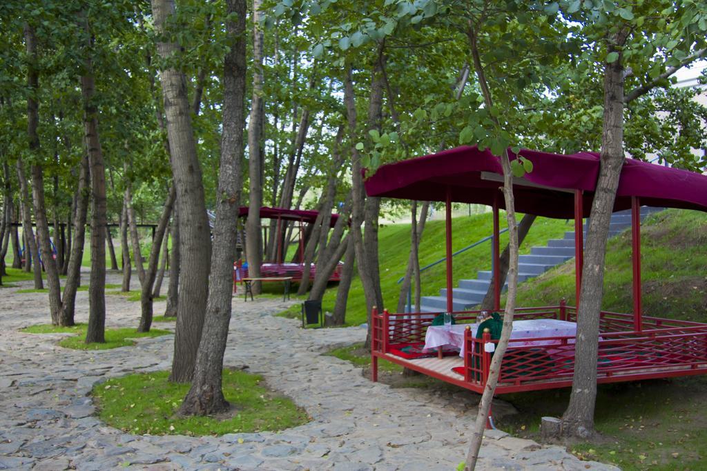 Green Land Hotel Актобе Екстериор снимка