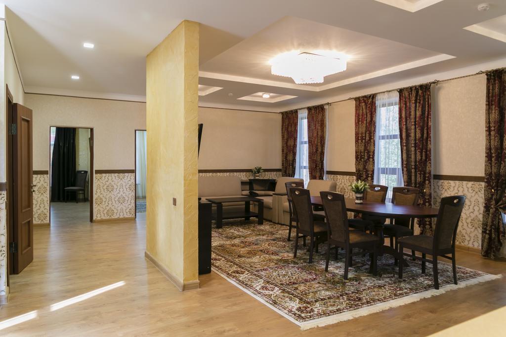 Green Land Hotel Актобе Стая снимка